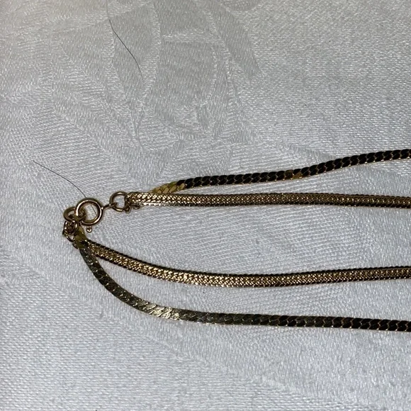 Beautiful Goldtone Two Strand Ladies Necklace - Picture 7 of 8